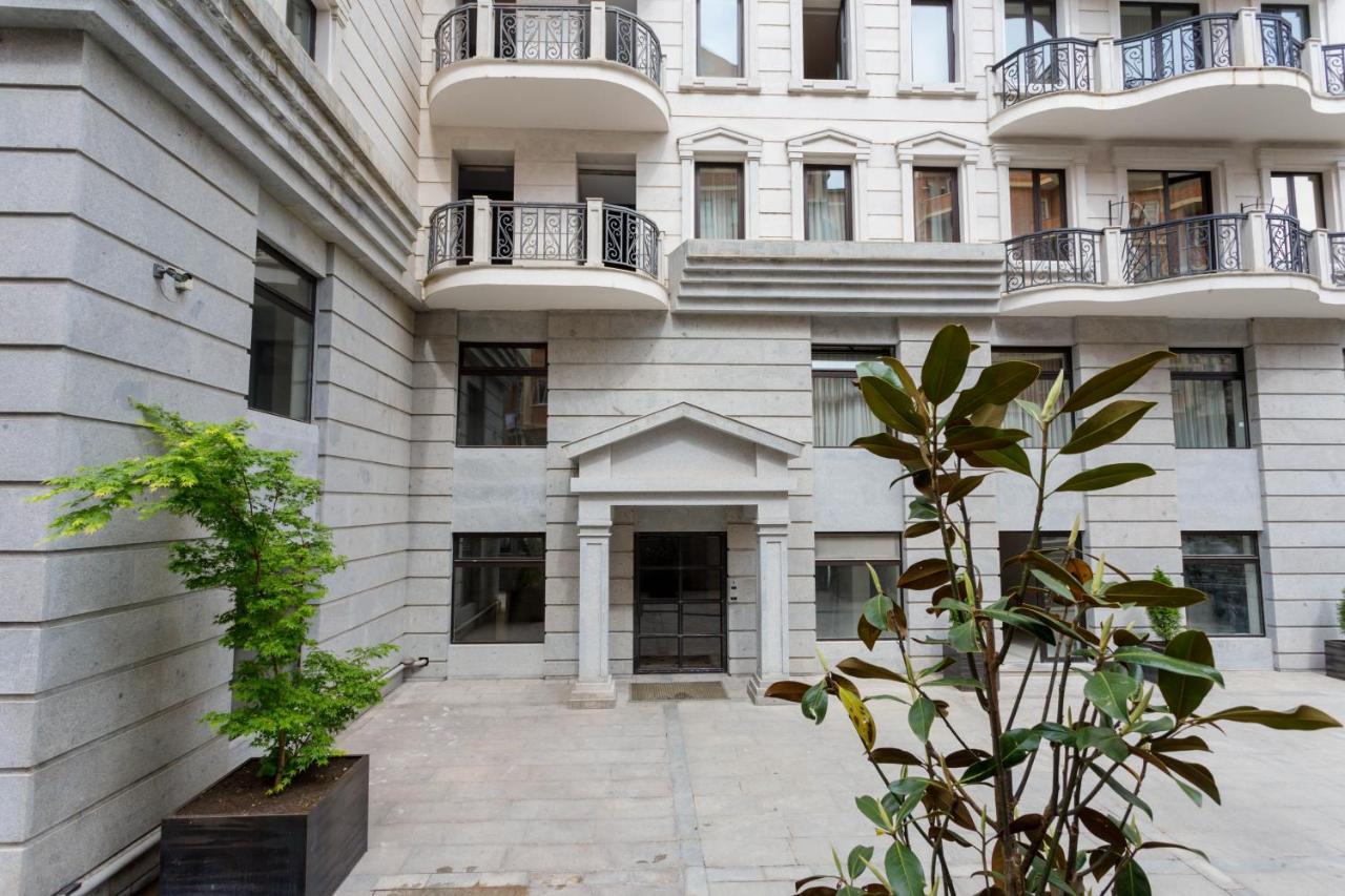 Downtown Two-Bedrom Apartment Тбілісі Екстер'єр фото