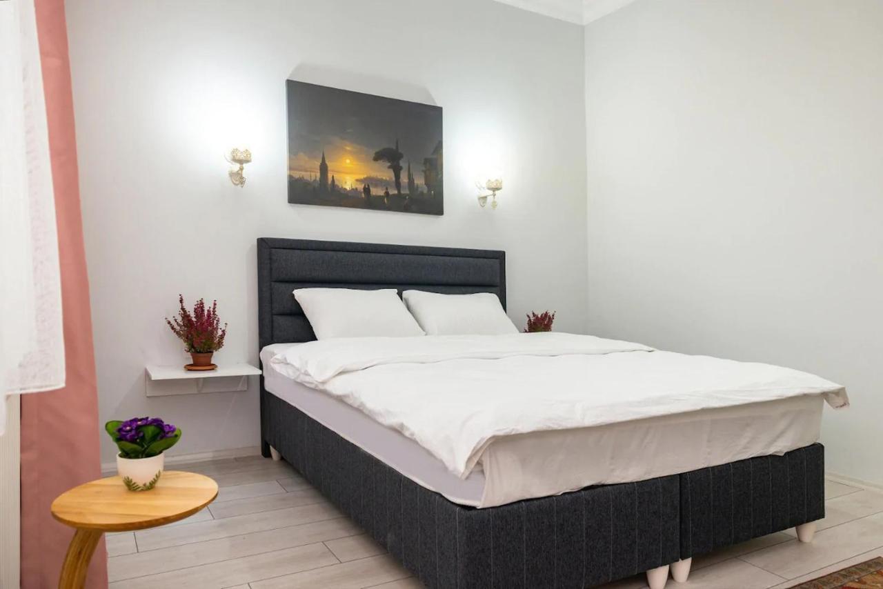 Downtown Two-Bedrom Apartment Тбілісі Екстер'єр фото